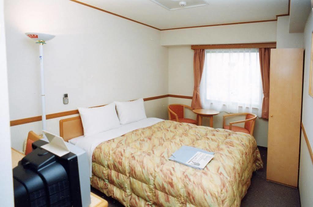 Toyoko Yokohama Sakuragicho 3*